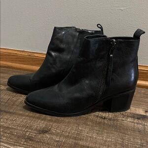 Steve Madden Black  Leather Ankle Booties